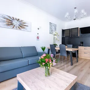 Sunny And Modern Baquis Flat Apartment